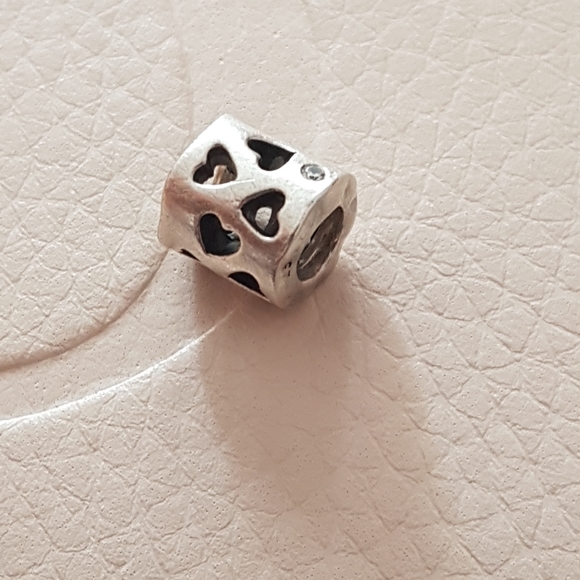 Pandora tunneled love charm - Picture 8 of 9